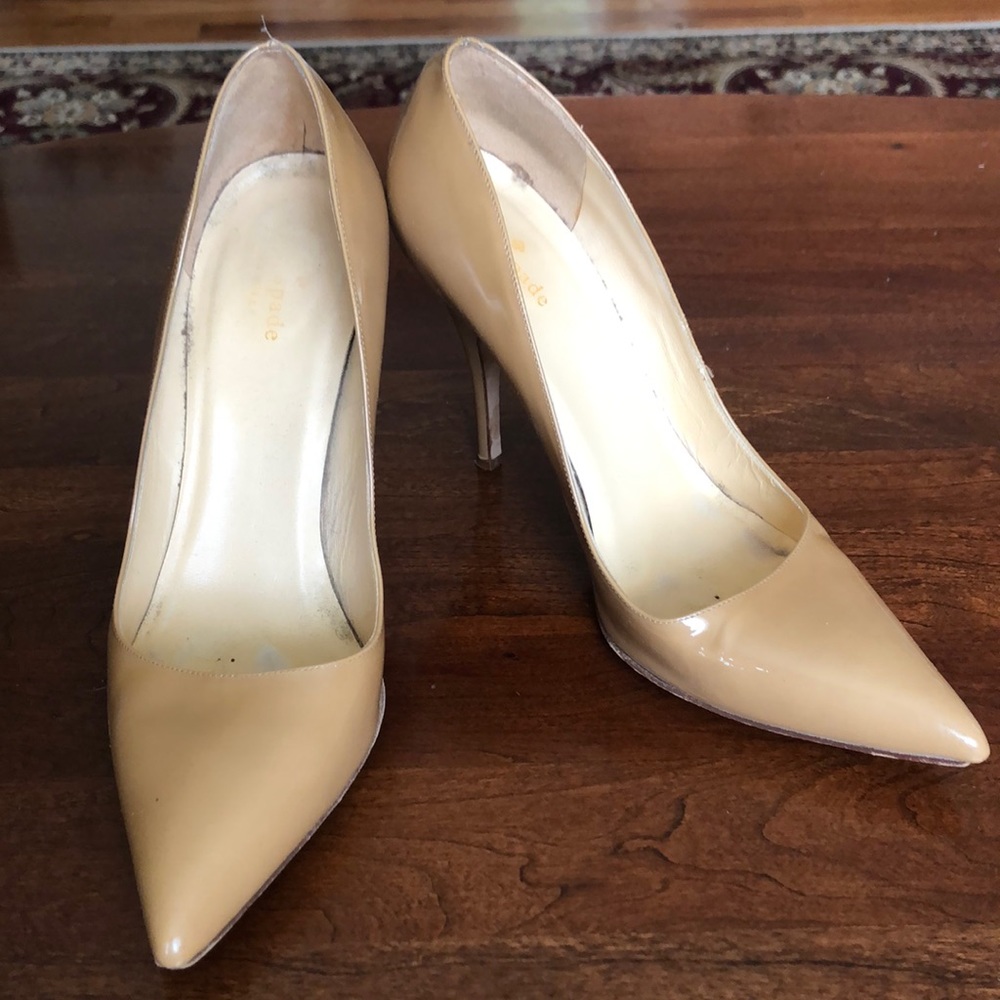 Kate Spade pointy toe heel in patent camel color